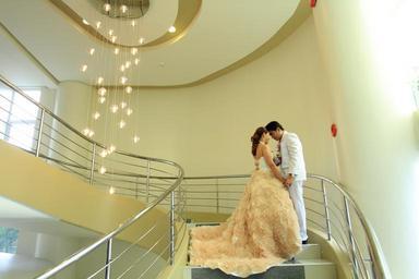 wedding-hotel-luxury-white-880714.jpg