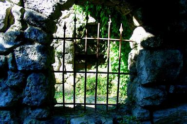 old-antique-vintage-decay-176318.jpg