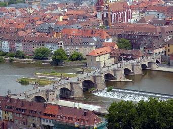 Alte Mainbrücke, Würzburg.jpg