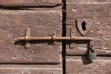 bolt-closure-door-wood-metal-iron-986437.jpg