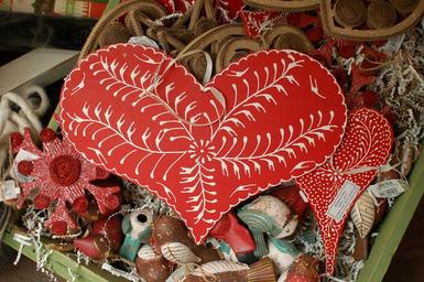 red-heart-country-rustic-wood-379897.jpg