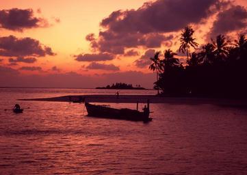 Sunset-with-an-fishing-boat.jpg