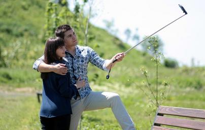 selfie-couple-photography-dragooste-1363970.jpg