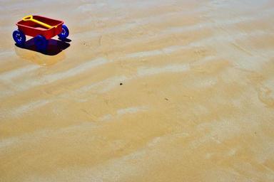 beach-sand-summer-toy-wagon-hot-618078.jpg
