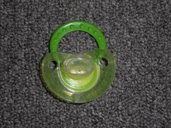 pacifier-baby-scream-small-child-75455.jpg