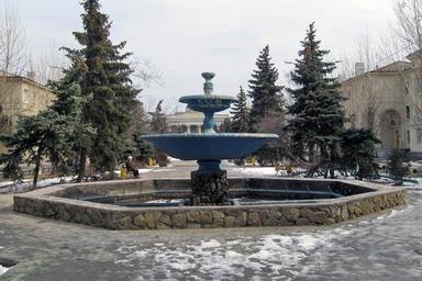 The fountain on Boulevard on Fontannaya Street in Volzhsky 001.jpg