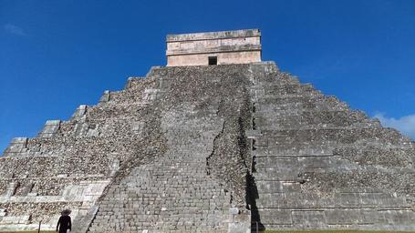 chichen-itza-pyramid-mexico-temple-1673290.jpg