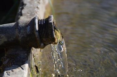 water-fountain-water-games-513544.jpg