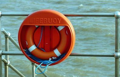 lifebuoy-rescue-help-safety-buoy-1021102.jpg