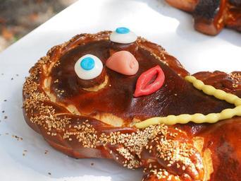 pastries-fig-woman-bride-693599.jpg