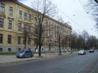 LvivAcademicGymnasium03.JPG