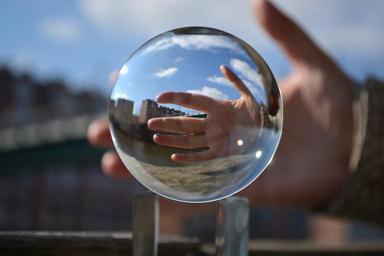 hand-bremen-ball-glass-ball-1253689.jpg
