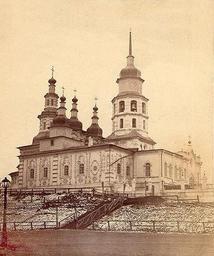 Иркутск._Крестовоздвиженская_церковь_фото_1890г.jpg