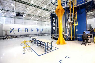 hangar-rocket-rocket-science-693234.jpg