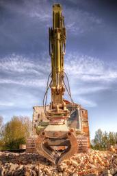 construction-site-crane-demolish-1365328.jpg