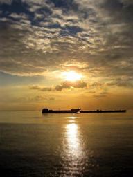 bay-boat-sunset-manila-bay-sun-717705.jpg