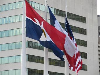 flags-waving-dallas-city-hall-373293.jpg