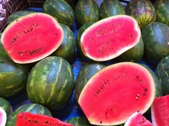 watermelon-fruit-red-green-food-706237.jpg