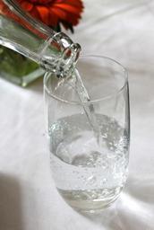 glass-water-drink-bubbles-table-833215.jpg