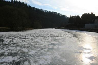 ice-winter-river-frozen-skate-201818.jpg