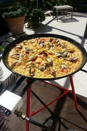paella-spanish-paella-fire-spain-887806.jpg