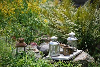 lamps-lantern-lanterns-light-green-727172.jpg
