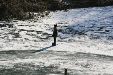 ice-winter-river-frozen-skate-201815.jpg