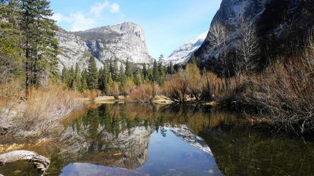 lake-reflection-mountains-624888.jpg