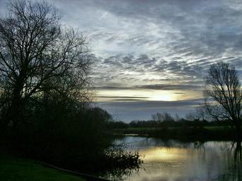 Sunrise over the Ouse at Holywell.JPG