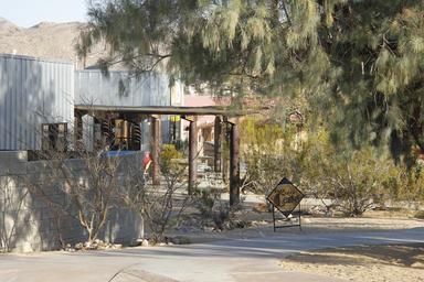 Joshua_Tree_Visitor_Center;_Joshua_Tree_Village,_CA.jpg
