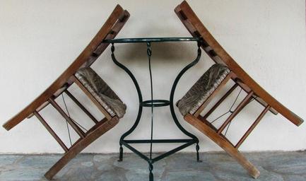 symmetry-chairs-table-traditional-1555929.jpg