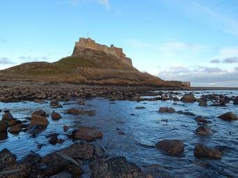 castle-anglesey-uk-britain-wales-641661.jpg