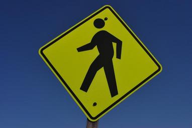 warning-crossing-safety-public-15695.jpg