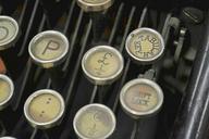 typewriter-keys-steampunk-metal-956379.jpg