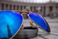 sunglasses-blue-reflection-926791.jpg