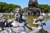 fountain-schlosspark-herrenchiemsee-278249.jpg