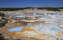 Porcelain_Springs_in_Norris_Geyser_Basin.jpg