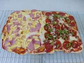 pizza-homemade-food-eat-party-953011.jpg