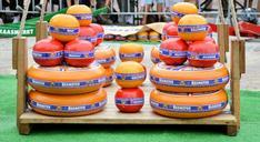 cheese-market-edam-holland-314687.jpg