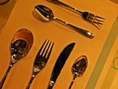 cutlery-spoon-fork-knife-teaspoon-1306917.jpg