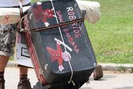 street-artist-suitcase-artist-401302.jpg