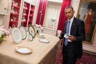 Barack_Obama_inspects_new_china_2015.jpg