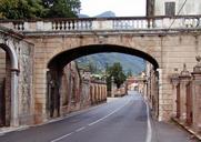 italy-gardesana-garda-road-empty-1598078.jpg