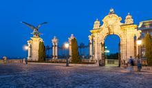 budapest-hungary-evening-dusk-city-142136.jpg