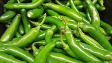 serrano-peppers-peppers-chiles-1353233.jpg