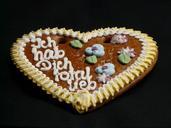 gingerbread-heart-gingerbread-60450.jpg