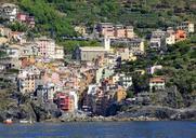 cinque-terre-sea-houses-colors-929393.jpg