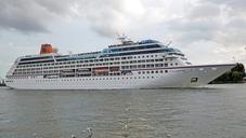 cruise-ship-ship-cruise-port-657776.jpg