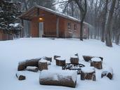 cabin-snow-winter-campfire-woods-672164.jpg