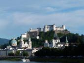 salzburg-old-town-city-117332.jpg